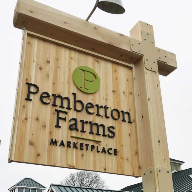 Pemberton Farms Freestanding Pole